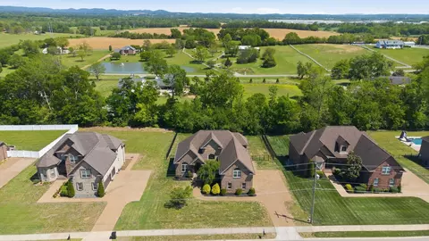 316 Ironwood Cir, Gallatin, TN 37066