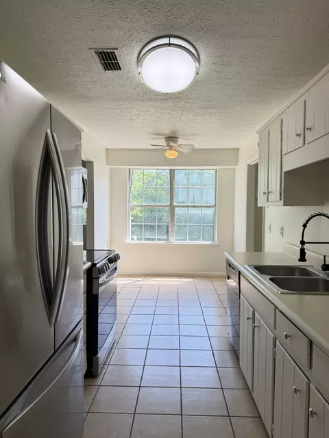 Kitchen - 7548 Chadwick Dr, Murfreesboro, TN 37129 photo 2 of 2