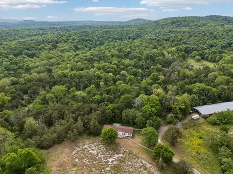 8558 Taliaferro Rd, Eagleville, TN 37060 photo 2