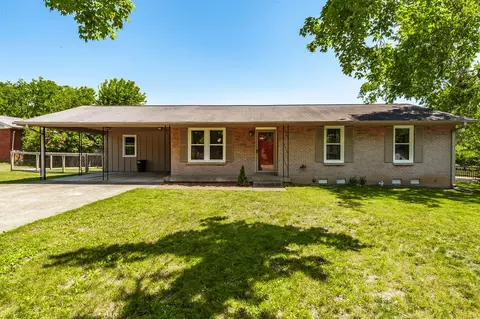 100 Hull Ln, Hendersonville, TN 37075
