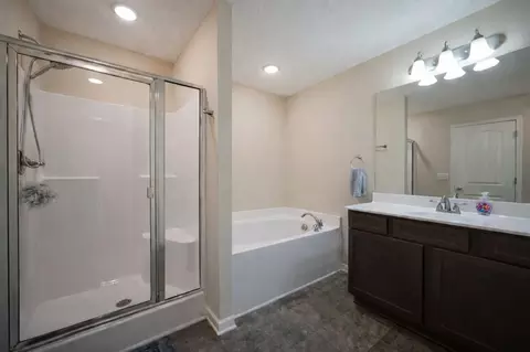 Bath - 3448 Risen Star Dr, Murfreesboro, TN 37128 photo 1 of 2
