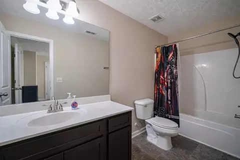 Bath - 3448 Risen Star Dr, Murfreesboro, TN 37128 photo 2 of 2