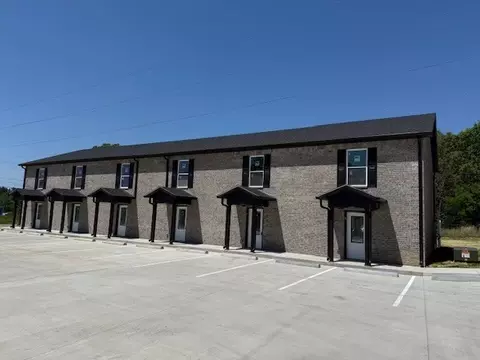 740 Kings Ln #B9, Tullahoma, TN 37388