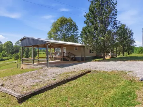 611 Farmer Rd, Quebeck, TN 38579 photo 3