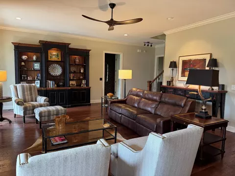 Living - 721 Springlake Dr, Franklin, TN 37064 photo 3 of 3