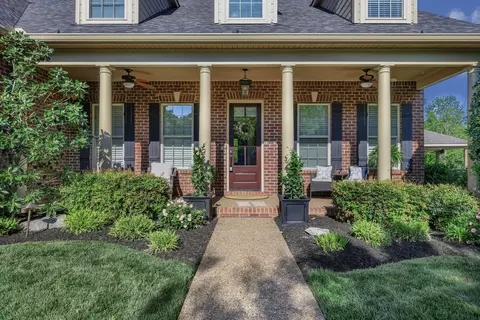 Exterior - 721 Springlake Dr, Franklin, TN 37064 photo 2 of 13