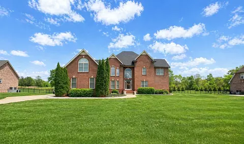 4147 Ironwood Dr, Greenbrier, TN 37073