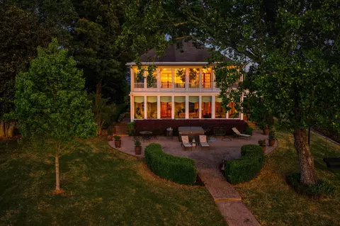 46 N Crest Rd, Chattanooga, TN 37404