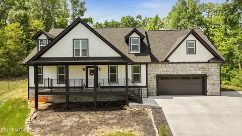 1354 Wisteria Ln, Sevierville, TN 37862