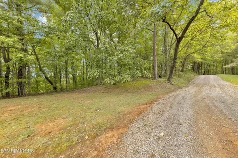 399 Cooper Rd, Vonore, TN 37885 photo 11