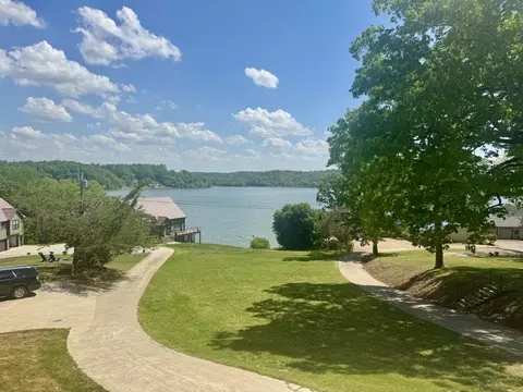 54 Lookout Ln, Waverly, TN 37185