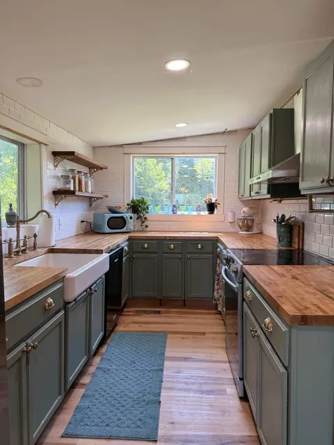 Kitchen - 374 State Line Rd, Loretto, TN 38469 photo 4 of 5