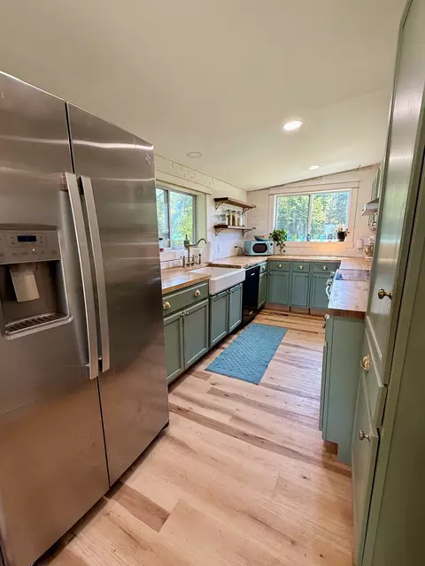 Kitchen - 374 State Line Rd, Loretto, TN 38469 photo 5 of 5