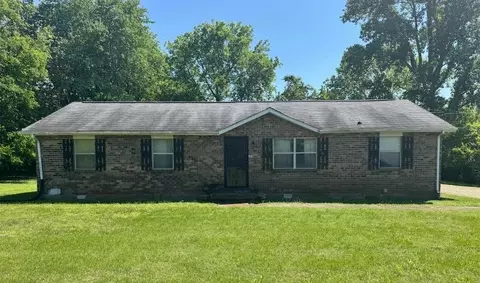 726 Needmore Rd, Clarksville, TN 37040