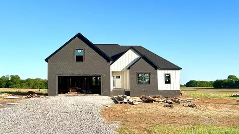 3998 Davis Mill Rd, Trenton, KY 42286