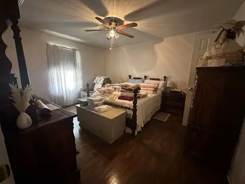 Bedroom - 91 Lambs Ferry Rd, Loretto, TN 38469 photo 2 of 3