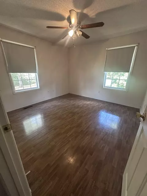 Bedroom - 91 Lambs Ferry Rd, Loretto, TN 38469 photo 2 of 3