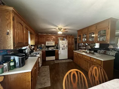 Kitchen - 91 Lambs Ferry Rd, Loretto, TN 38469 photo 2 of 2