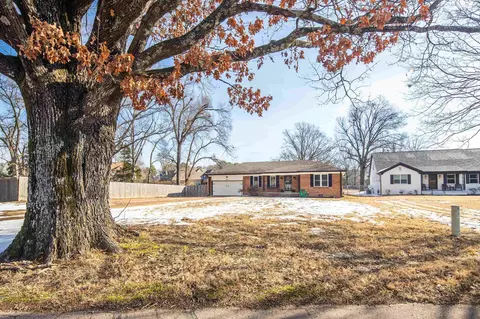 3888 Appling Rd, Memphis, TN 38135