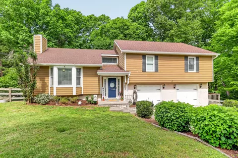 722 Lone Oak Dr, Pegram, TN 37143