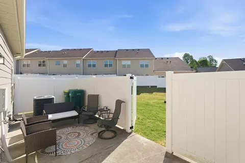 Exterior - 4020 Commons Dr, Spring Hill, TN 37174 photo 5 of 9