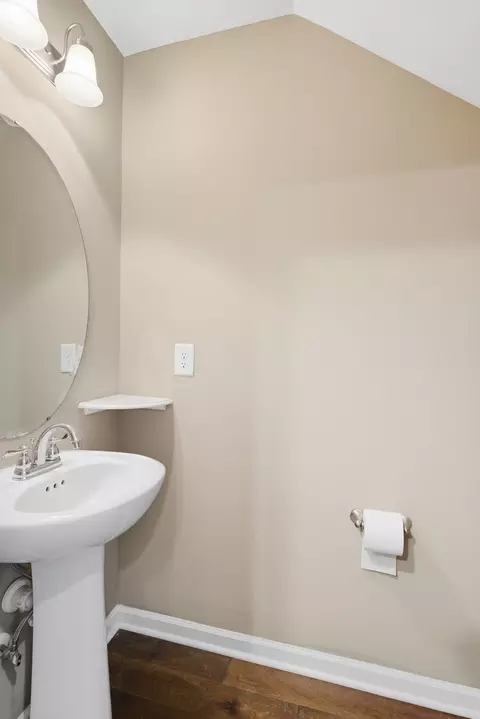 Bath - 4020 Commons Dr, Spring Hill, TN 37174 photo 3 of 5