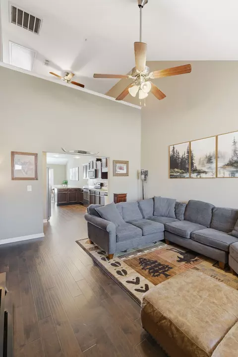 Living - 4020 Commons Dr, Spring Hill, TN 37174 photo 2 of 3