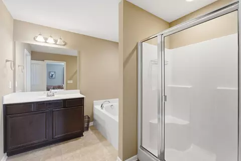 Bath - 4020 Commons Dr, Spring Hill, TN 37174 photo 1 of 5