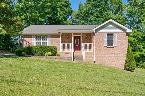 208 Luther Ct, Dickson, TN 37055