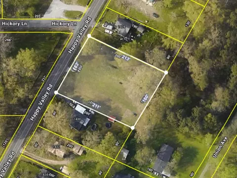 1426 Happy Valley Rd, Rossville, GA 30741