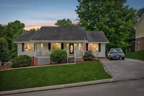 6824 Sawtooth Dr, Ooltewah, TN 37363