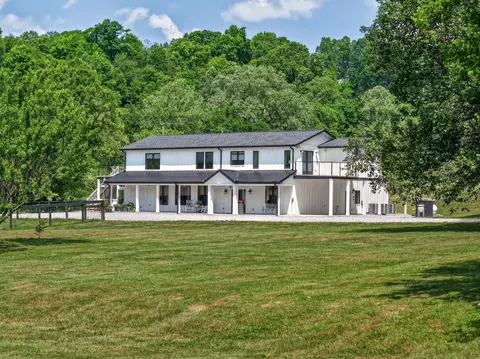 1355 Mitchell Rd, Pulaski, TN 38478