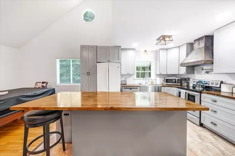 Kitchen - 802 Evans Rd, Winchester, TN 37398 photo 3 of 6