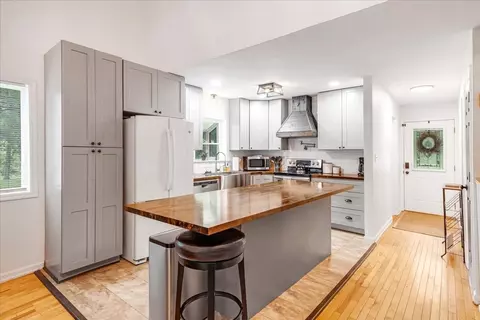 Kitchen - 802 Evans Rd, Winchester, TN 37398 photo 4 of 6