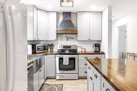 Kitchen - 802 Evans Rd, Winchester, TN 37398 photo 5 of 6