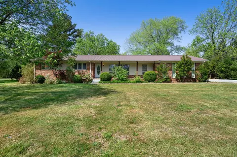 903 Mead Dr, Shelbyville, TN 37160