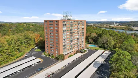 1414 Continental Dr #305, Chattanooga, TN 37405
