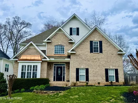 8833 Ebenezer Oaks Ln, Knoxville, TN 37922