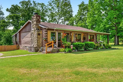 147 Napier Rd, Hohenwald, TN 38462