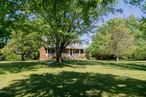 146 Volunteer Rd, Murfreesboro, TN 37128