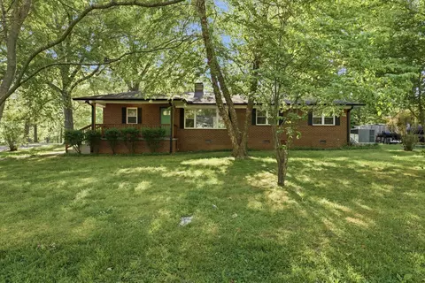 201 Fleming St, Tullahoma, TN 37388