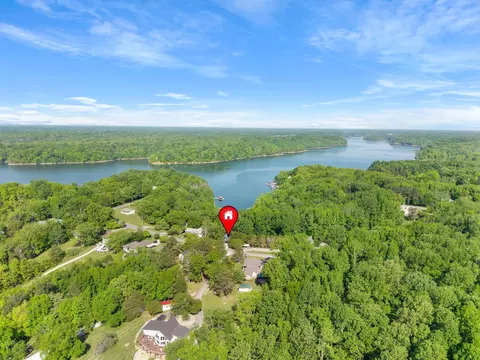 1552 Damron Rd, Estill Springs, TN 37330