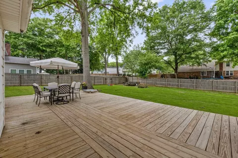 Exterior - 126 E Graycrest Ave, Collierville, TN 38017 photo 5 of 7