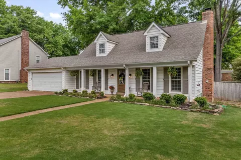Exterior - 126 E Graycrest Ave, Collierville, TN 38017 photo 3 of 7