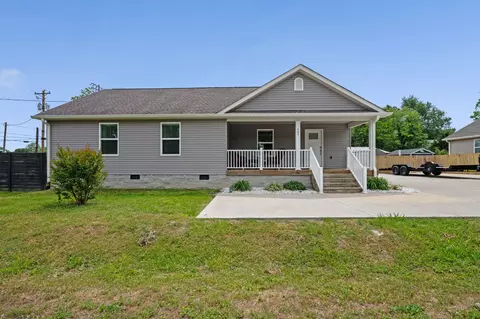 403 W College St, Watertown, TN 37184