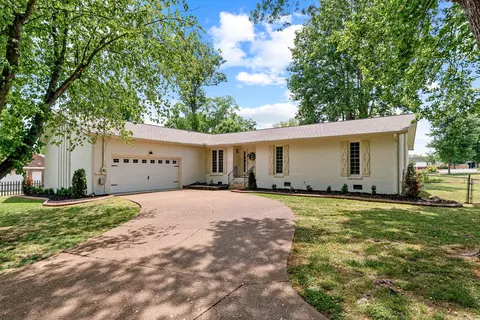 1427 Harris St, Columbia, TN 38401