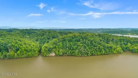 2050 Jones Bend Rd, Louisville, TN 37777