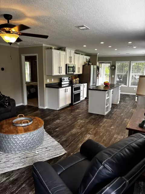 3688 Moore Hollow Rd, Woodlawn, TN 37191