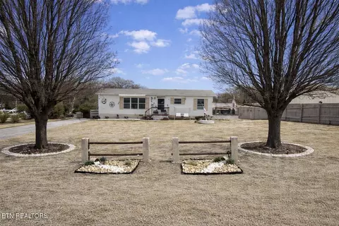 818 Fair St, Sweetwater, TN 37874