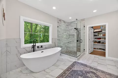 Bath - 1288 Hills Trace Rd, Morrison, TN 37357 photo 2 of 5